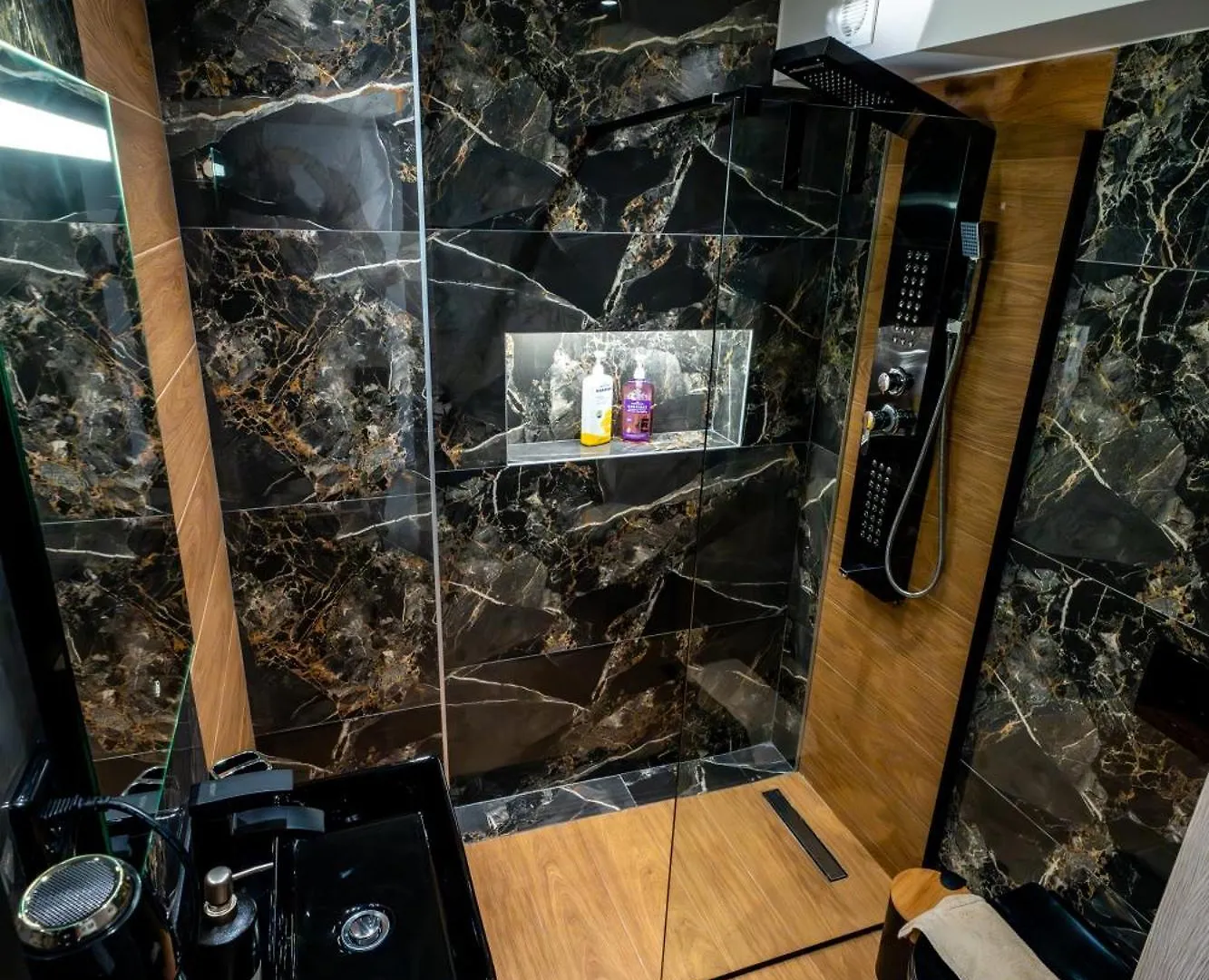 S&J Luxury Apartments Stratonion